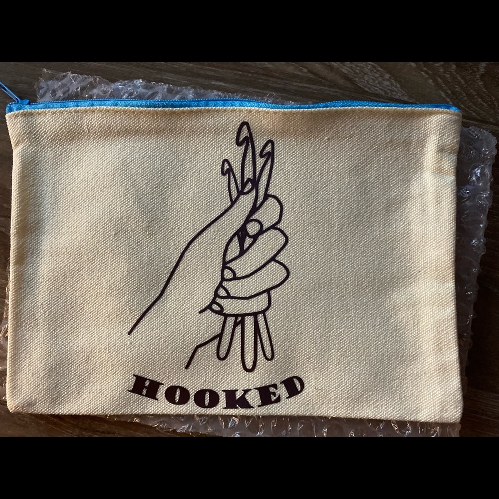 Crochet hook case